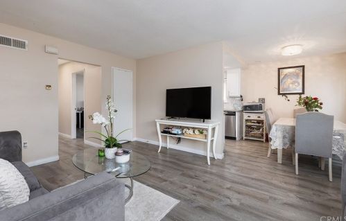 2423 Deodar St, Santa Ana, CA 92705-1736