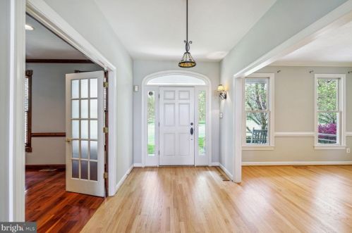16636 Hamilton Station Rd, Hamilton VA  20158-3224 exterior