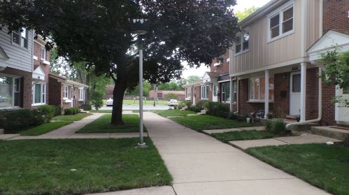 444 Congress Ct, Wood Dale, IL 60191-1820