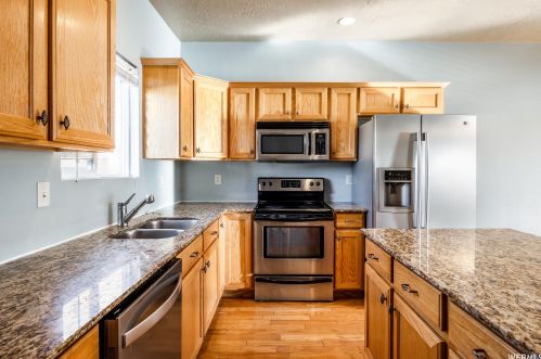 7861 Cool Creek Way, Taylorsville, UT 84081-2321