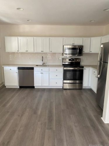14 Thomes St, Norwalk CT  06853-1025 exterior