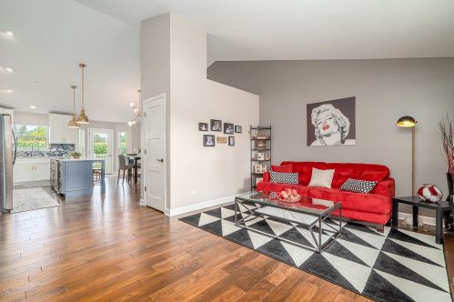 745 River Edge Cir, Ottawa, IL 61350-9574
