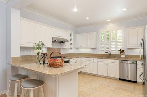 121 Blaze, Irvine CA  92618-1507 exterior