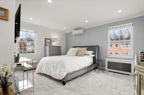 140 Putnam Park, Greenwich CT  06830-5780 exterior