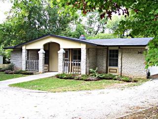 3411 Kinser Pike, Blmgtn IN  47404-1864 exterior