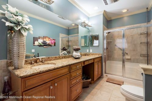 34 Redwood Dr, Tinton Falls NJ  07712-8702 exterior