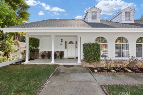 1851 Greenbriar Rd, Glendale CA  91207-1064 exterior