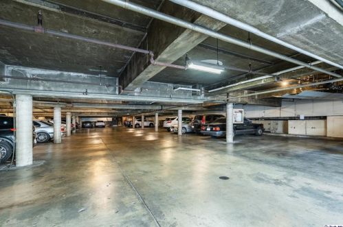 600 Stocker St, Glendale CA  91202-2266 exterior