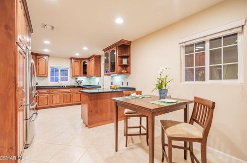 1343 4th St, Simi Valley, CA 93065-4360