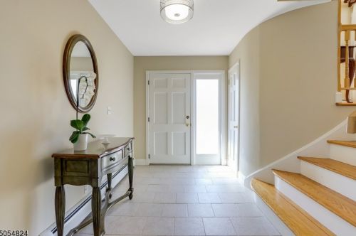 98 Cedar Green Ln, Berkeley Heights, NJ 07922-2410