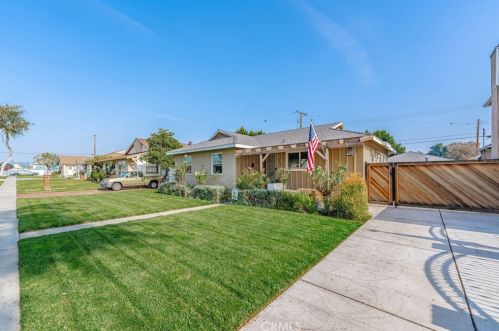 112 Vermont Ave, Fullerton, CA 92833-2558