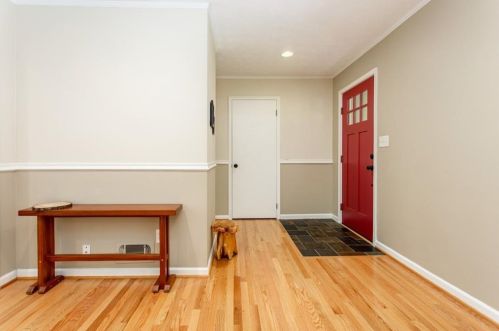 6889 Lockridge Dr, Atlanta GA  30360-1514 exterior