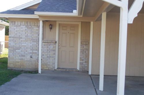 7344 Nantucket Dr, Fort Worth TX  76140-2066 exterior