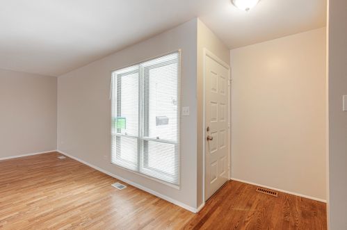 648 Lakeside Circle Dr, Wheeling IL  60090-5326 exterior