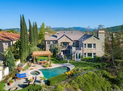 5925 Normandy Dr, Calabasas, CA 91302-3819