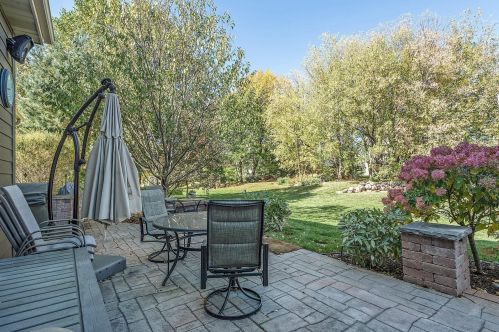 2332 Fieldstone Curv, Saint Paul MN  55129-6218 exterior