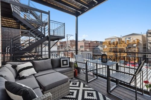 1448 Chestnut St, Chicago IL  60642-5327 exterior