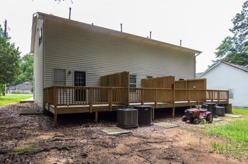 1216 Old Covington Hwy, Conyers GA  30012-5482 exterior
