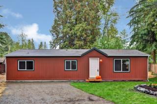 13911 Spruce Ln, Bryant, WA 98223-9446