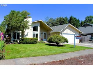 6834 C St, Springfield, OR 97478-7376