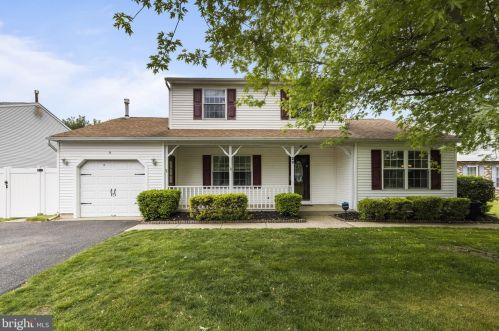 22 Nashua Dr, Erial, NJ 08081-3040