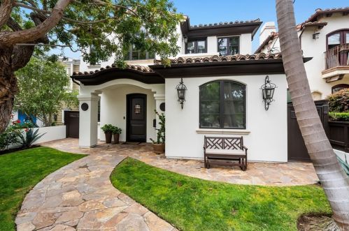 583 35th St, Manhattan Beach, CA 90266-3407