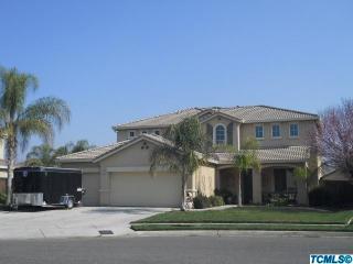 290 Andrews Ct, Tulare, CA 93274-3134