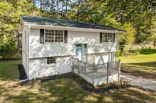 610 Alex Dr, Atlanta GA  30331-4350 exterior
