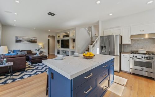 7201 16th Hole Dr, Windsor, CA 95492-9782