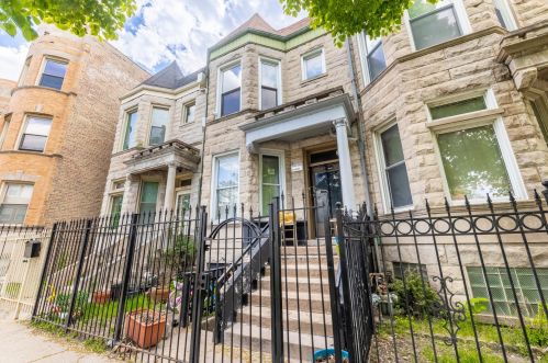 4638 Prairie Ave, Chicago, IL 60653-3902