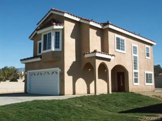 932 Casmalia St, Rialto, CA 92377-8229