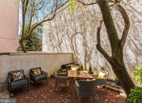 502 22nd St, Philadelphia PA 19146-1247 exterior