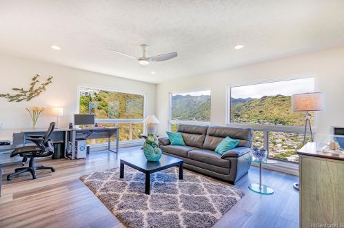 5307 Poola St, Honolulu HI  96821-1536 exterior