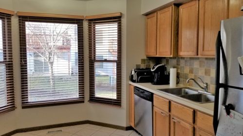 254 Spring Point Dr, Carpentersville, IL 60110-2835