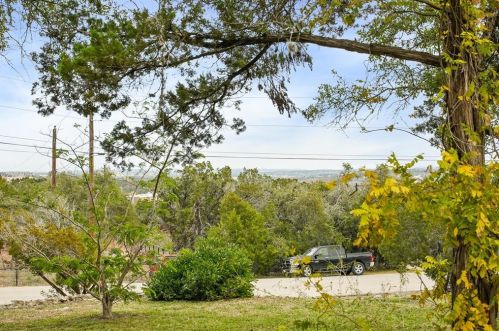 5116 Avispa Way, Austin TX  78738-7602 exterior