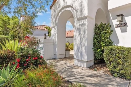 4943 Delos Way, Oceanside, CA 92056-7409