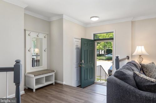 847 Tall Oaks Sq, Leesburg, VA 20175-8948
