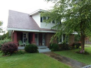 204 Bratton St, Decherd, TN 37324-3152