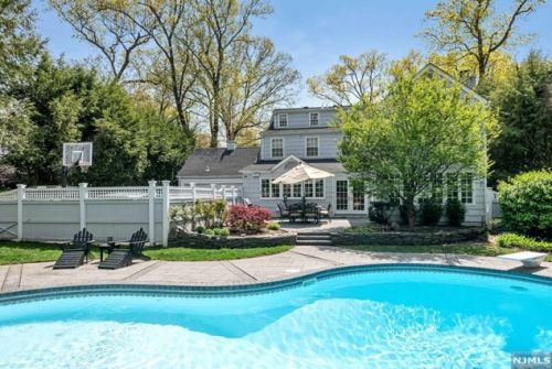 373 Shelbourne Ter, Ridgewood, NJ 07450-1019