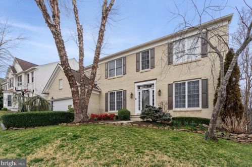 8080 Paper Birch Dr, Lorton, VA 22079-5654