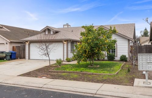 1509 Prospect Ln, Modesto, CA 95355-9169
