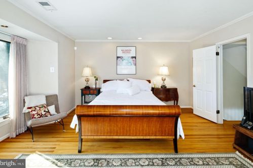 115 The Mews, Tavistock NJ exterior