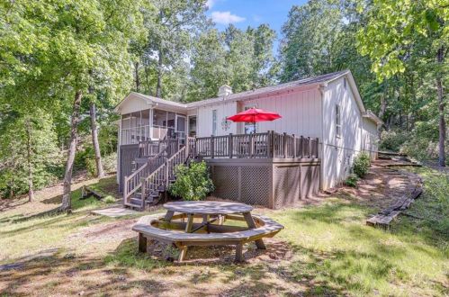 2020 Riverwood Dr, Gainesville, GA 30501-1459