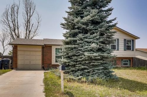 16582 Louisiana Dr, Denver, CO 80017-4109