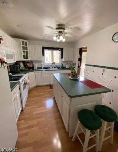 276 Lackawanna Dr, Andover, NJ 07821-4113