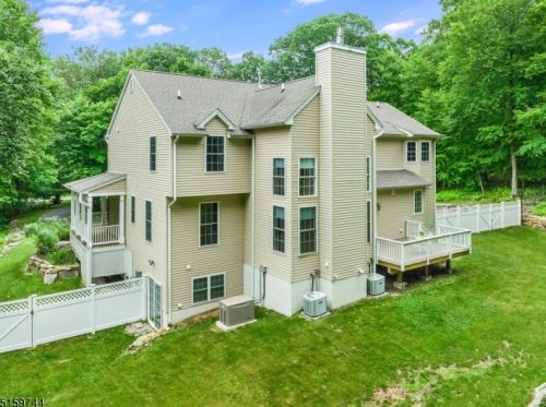 14 Forest Ridge Dr, Hackettstown NJ  07840-4846 exterior