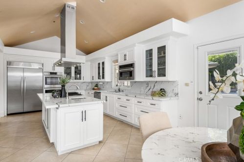 4501 Cerro Vista Dr, Anaheim CA 92807 exterior