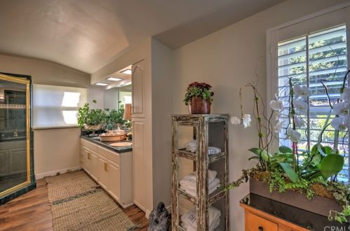 2360 Shields St, Glendale CA  91214-1541 exterior