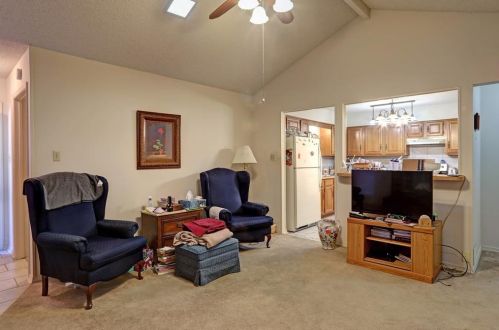 2010 Embassy Way, Carrollton TX 75006-1706 exterior