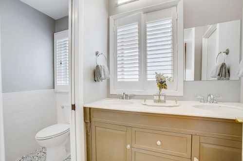 1138 Country Ln, Bannockburn IL  60015-4804 exterior